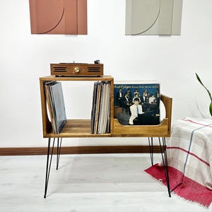 Handgefertigter Plattenspieler-Schrank aus Holz, Mid-Century-Plattenspielerschrank, Retro-LP-Konsolenmöbel
