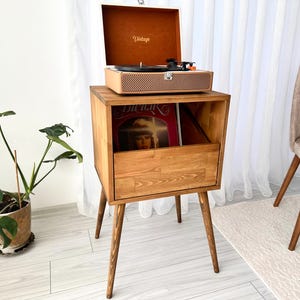 Skivspelarestativ för mitten av århundradet, förvaringsskåp för vinyl, retro skivspelare, handgjort stativ, minimalistisk design, stereokonsol
