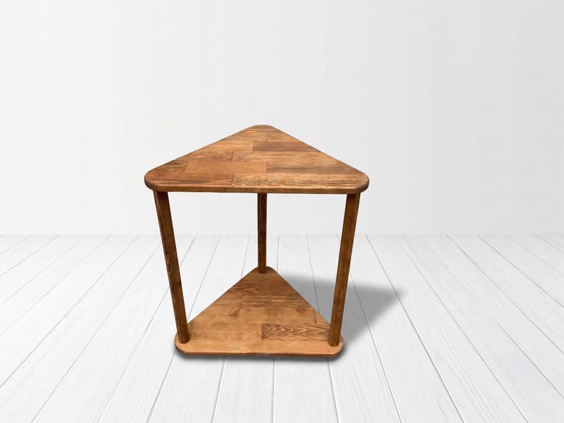 Dreieckiger Beistelltisch aus Massivholz mit Ablage, moderner Sofa-Beistelltisch, organisch geformter Akzenttisch für kleine Räume Bild 9