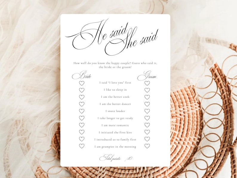 Puede incluir: Una tarjeta de juego de boda rectangular blanca con el t&iacute;tulo He said She said en letra cursiva negra. La tarjeta presenta una lista de diez afirmaciones con casillas de verificaci&oacute;n en forma de coraz&oacute;n para las columnas novia y novio.