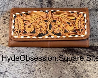 Women’s Tooled Leather Western Wallet