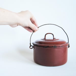 vintage - dark red rustic enamel small pan with lid - lunchbox