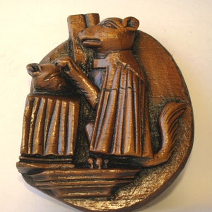 Räv som säger nåd - Reproduktion av medeltida Misericord-snideri.