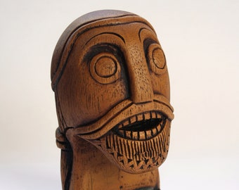 Vikingahuvud, Oserberg-vagn, museumsreproduktion, prydnad, snidad nordisk skulptur.