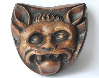 Gotisk demonreproduktion, medeltida katedral, Misericord-snidning, mytisk varelse, gåva.