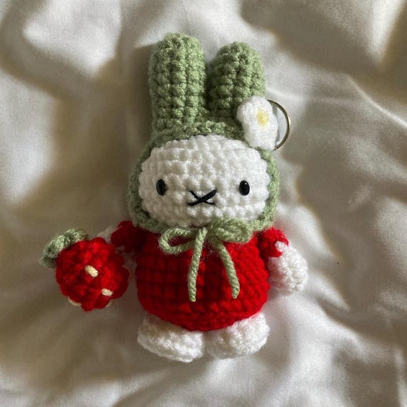 ୨୧RIBBON୨୧ページ　un＊mitu かぎ編み モチーフ Bunny Miffy Keychain | Cute Handmade Crochet Strawberry/basket