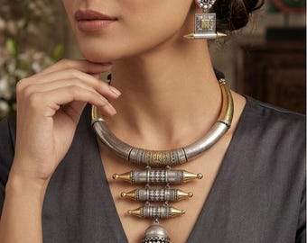 Set di collana Tabiz Hasli bicolore con orecchini Jhumka, gioielli indiani etnici in stile boho.