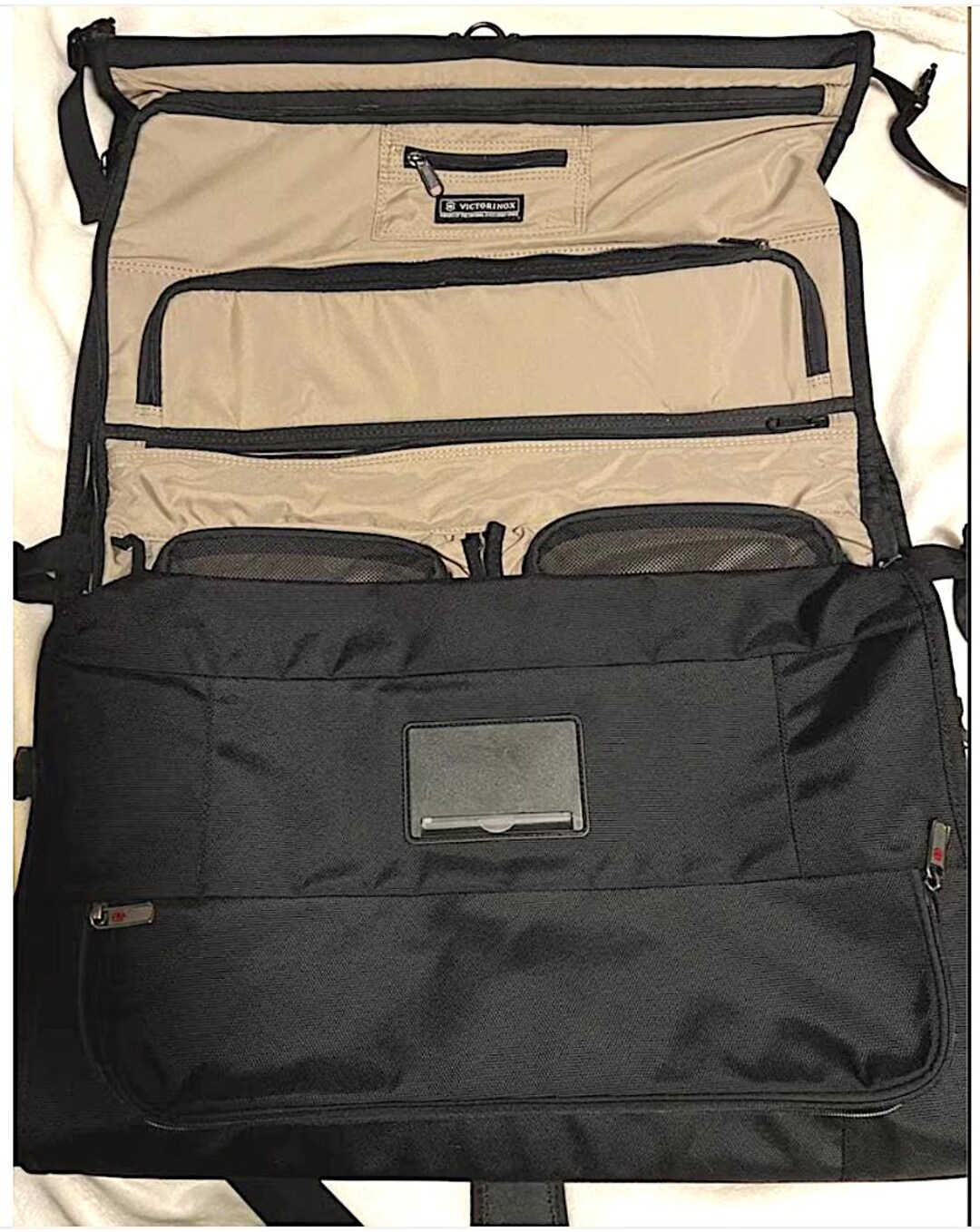 Premium Victorinox swiss Army Trifold Garment Bag Luggage Multiple