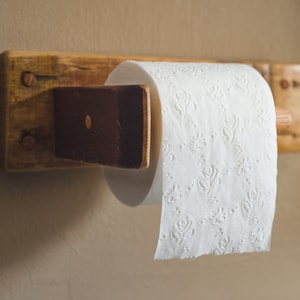 Pole Style Wine Barrel Toilet Paper Holder