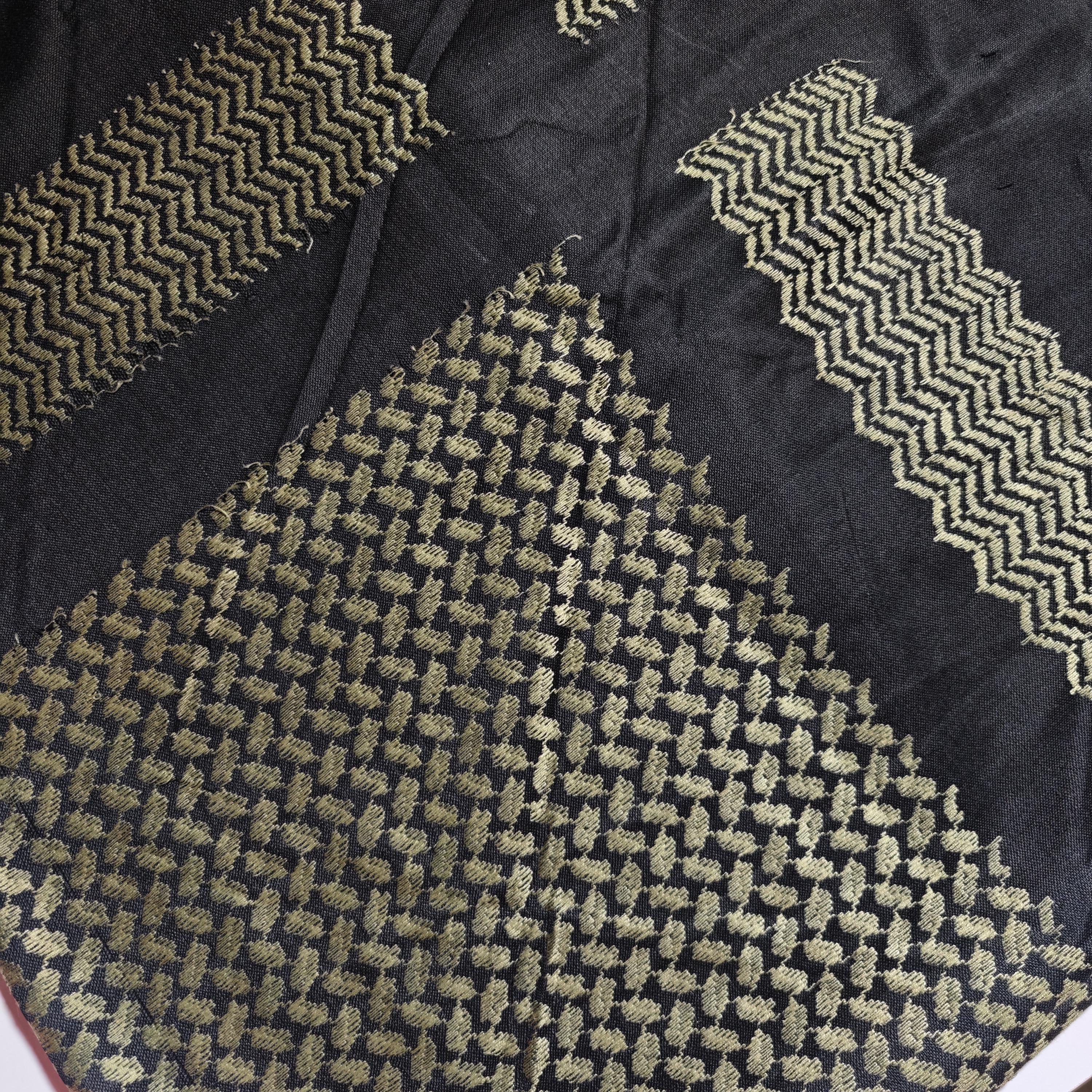 パレスチナ製の緑と黒のクーフィーヤ - 唯一のオリジナルクーフィーヤ