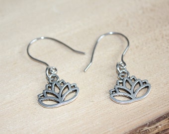 boucle d'oreille, fleur de lotus, bijou yoga, bijou bohème, boucles d'oreilles, argent, minimaliste, bijou ethnique, longue, cadeau femme