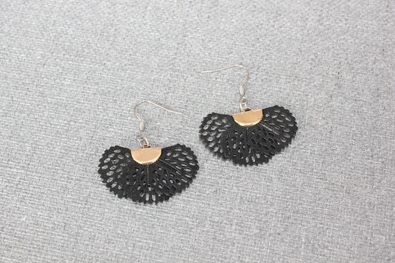 boucle d'oreille, suède noir, bijoux bohème, boucles d'oreilles noires, bijou femme, boucles d'oreilles chirurgical, hypoallergene, boho