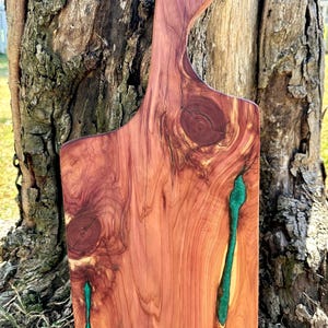 BEAUTIFUL Unique Cheese Board, Green Resin, Red Cedar, Wedding Gift, Handcrafted wood platter, Housewarming Gift, Large Charcuterie Board,