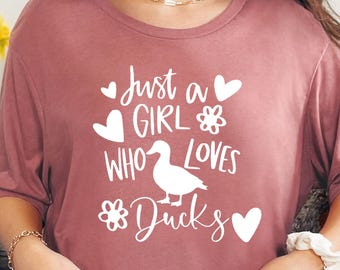 Just A Girl Who Loves Ducks Shirt, Ducks T-shirt, Animal Lover Shirt , Duck Mom Shirt, Cute Ducks Shirt, Funny Farmer Shirt, Ducks Lover Tee