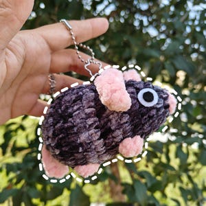 Handmade Crochet Rat Plush Keychain: Polyester Amigurumi, Gray Black Coat