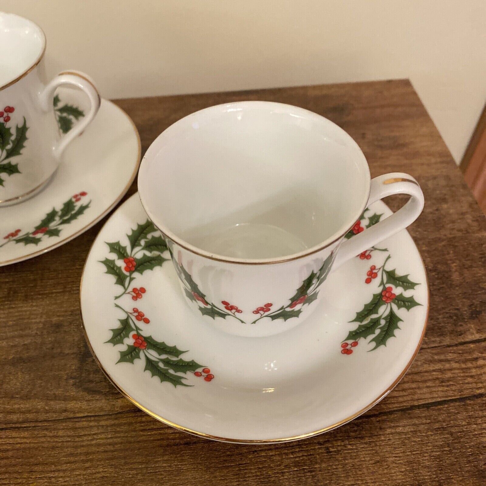 fine china ヴィンテージ　クリスマス　皿　カップ　セット fine china ヴィンテージ クリスマス 皿 カップ セット - メルカリ