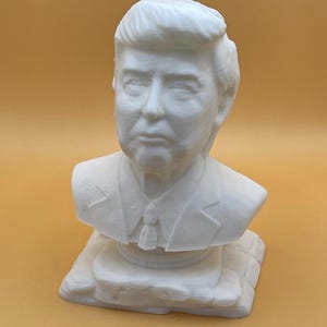 Donald Trump 3D Printed Desk Bust – Iconic Ornament or Gift