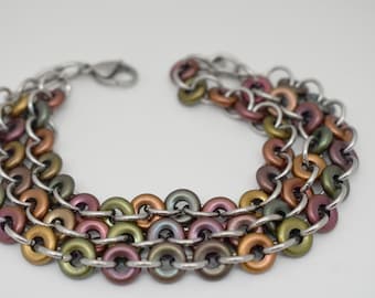 Multi Strand Metallic Glass Link Bracelet