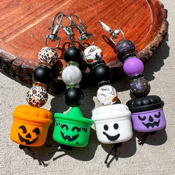 Halloween Trick-or-Treat Basket Silicone Beaded Keychain Charm – Pumpkin, Witch, Ghost, or Vampire | Cute Spooky Accessory for Bags, Kindles