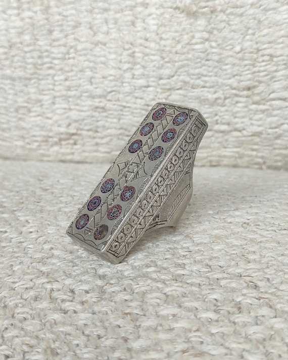 Large rectangle antique Tuareg ring with chevron … - image 9