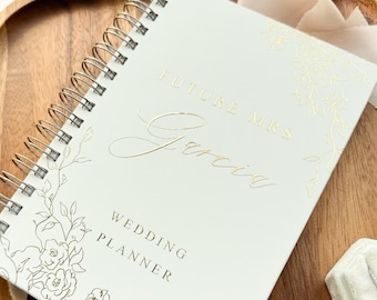 Custom Wedding Planner, Floral Personalized Wedding Planning Book, Engagement Gift, Custom Bridal Shower Gift, Gift for Bride,