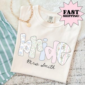 Camicia da sposa Comfort Colors, camicia da addio al nubilato, camicia da futura signora, camicia da sposa personalizzata, maglietta da sposa Coquette Floral, camicia da matrimonio