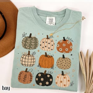 Boho Pumpkin Comfort Colors® Shirt Cute Fall Pumpkin Pattern Tee Autumn Aesthetic Cottagecore Harvest Season TShirt Thanksgiving T-Shirt Bay