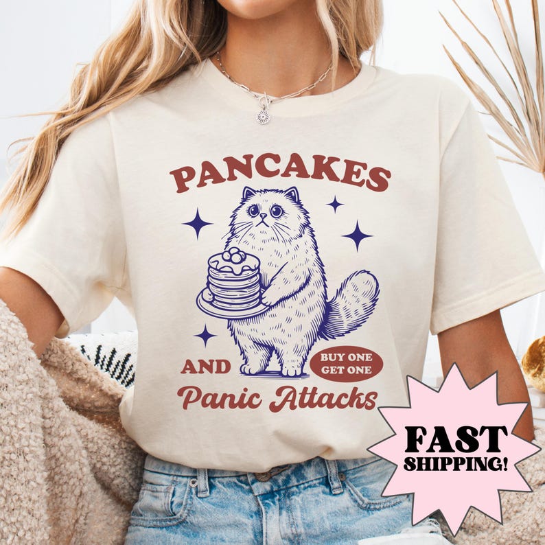 Camiseta de Panqueques y Ataques de Pánico Camiseta Divertida sobre Salud Mental Camiseta Sarcástica sobre Salud Mental Camiseta Divertida Camiseta de Moda Camiseta Divertida de Gato Natural