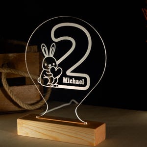 Veilleuse 2e anniversaire personnalisée : décoration de chambre d&#39;enfant gravée personnalisée