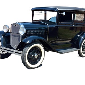 A classic vintage car model, the Ford Model A coupe replica, is perfect for collectors&#39; and car enthusiasts&#39; gifts.