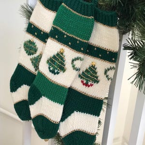 Personalized Vintage Style Christmas Stocking - Green and Cream with Gold Metallic-Hand Knit and Hand Embroidered - Made in Michigan 画像 10