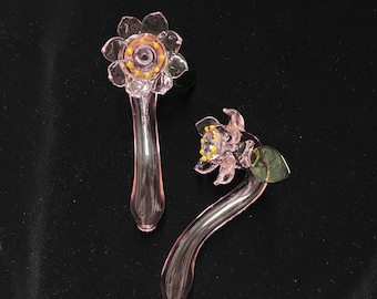 Pipa in vetro con fiori rosa – Pipa per tabacco fatta a mano – Graziosa pipa per fumare per lei – Pipa in vetro tascabile – Regalo di arte floreale