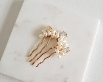 Small Bridal Hair Comb, Freshwater Pearl Wedding Hair Comb, Cubic Zirconia Freshwater Pearl Hair Comb for Bride