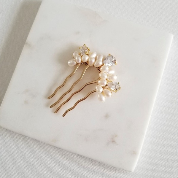 Small Bridal Hair Comb, Freshwater Pearl Wedding Hair Comb, Cubic Zirconia Freshwater Pearl Hair Comb for Bride