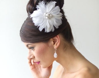 Coiffe plume mariage, bibi plumes de mariée, coiffe fleur plume, bibi, postiche plume mariage