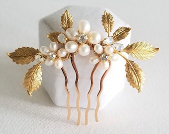 Gold Wedding Hair Comb Freshwater Pearls, Small Gold Floral Wedding Hair Comb, Gold Leaf Pearl Bridal Hair Comb