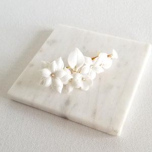 Clip de pelo de boda flores de porcelana, barrette de pelo de boda floral pequeño, clip de pelo nupcial de flor de arcilla imagen 2