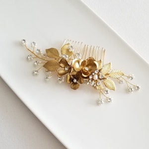 Gold Floral Bridal Hair Comb, Flower Pearl Wedding Hair Comb, Brass Flower and Leaves Hair Comb for Bride