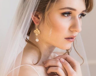 Wedding Earrings, Gold Bridal Earrings, Swarovski Pearl Wedding Earrings, Chandelier Earrings, Wedding Jewelry
