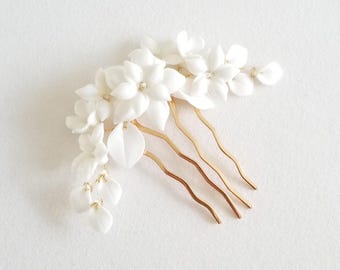 Gold Wedding Comb With Porcelain Flowers, Gold Floral Wedding Hair Comb, Clay Flower Bridal Hair Comb
