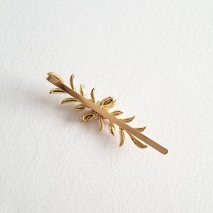 Gold Leaf Wedding Hair Clip with Pearls, Small Wedding Hair Accessory, CZ Bridal Side Hair Clip, CZ Freshwater Pearl Wedding Bobby Pin image 6