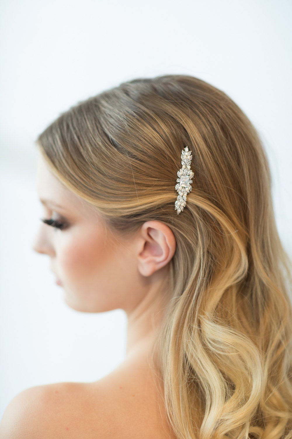 Handmade Barrette Clip Bridal Pearl Hair Accessories For Girls, Women at Rs  170/dozen, New Delhi