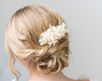 Flower Bridal Hair Comb, Natural Flower Boho Wedding Comb, Floral Wedding Hair Comb Preserved Hydrangea Flowers