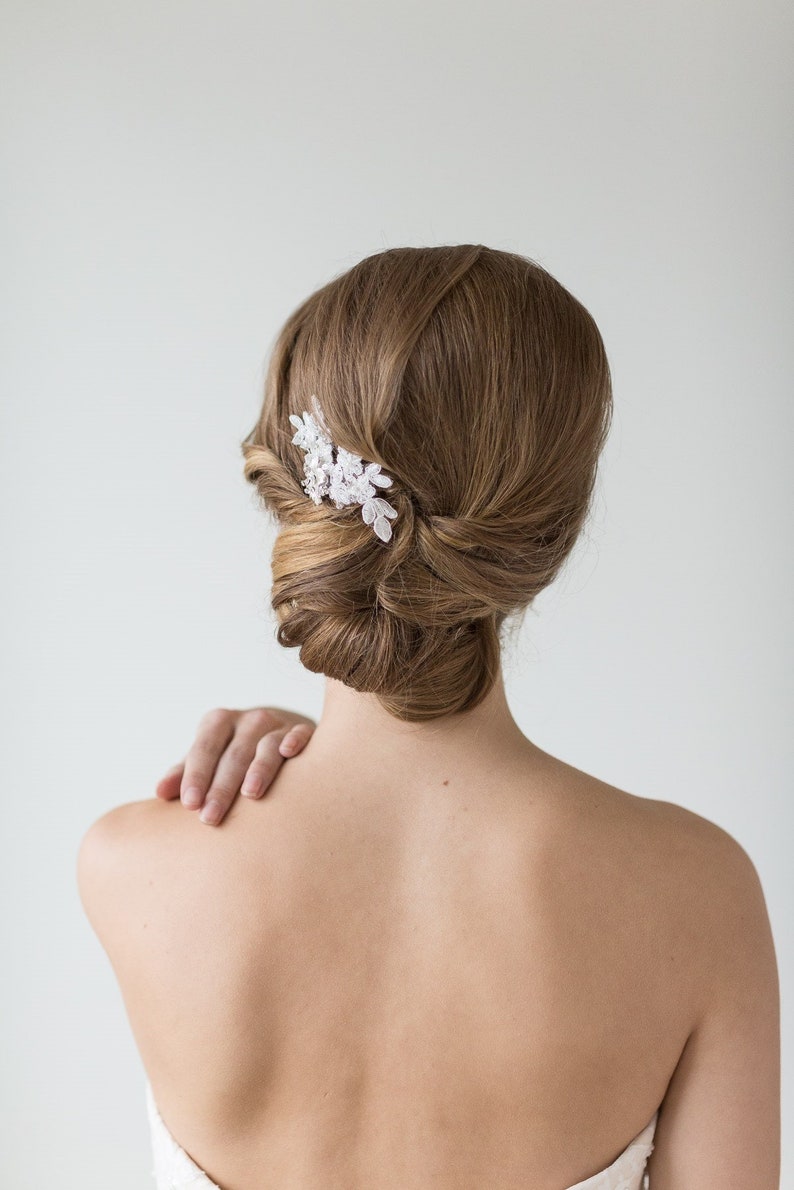 Small Lace Bridal Hair Comb, Floral Bridal Hair Pin, Wedding Hair Accessory, Lace Bridal Comb, Wedding Hair Comb image 2