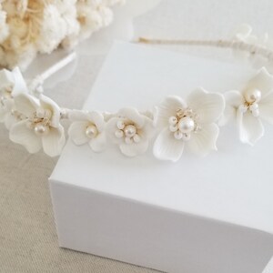Pearl Flower Pottery Flower Har Comb Hair Bandhandmade Bride Headband main image 0