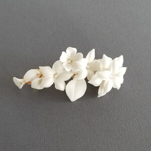 Clip de pelo de boda flores de porcelana, barrette de pelo de boda floral pequeño, clip de pelo nupcial de flor de arcilla imagen 6