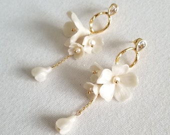 Clay Flower Pearl Bridal Bridal earrings, Long Pearl Wedding Earrings With Floral Design,  Gold Floral Statement Earrings For Bride