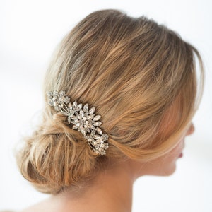 Bridal Hair Comb, Crystal and Freshwater Pearl Wedding Comb, Silver Wedding Hair Comb