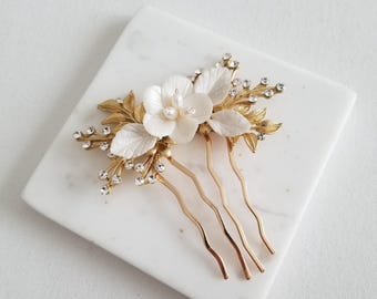 Wedding Hair Comb, Freshwater Pearl Floral Bridal Hair Comb, Gold Leaf Crystal Freshwater Pearl Hair Comb