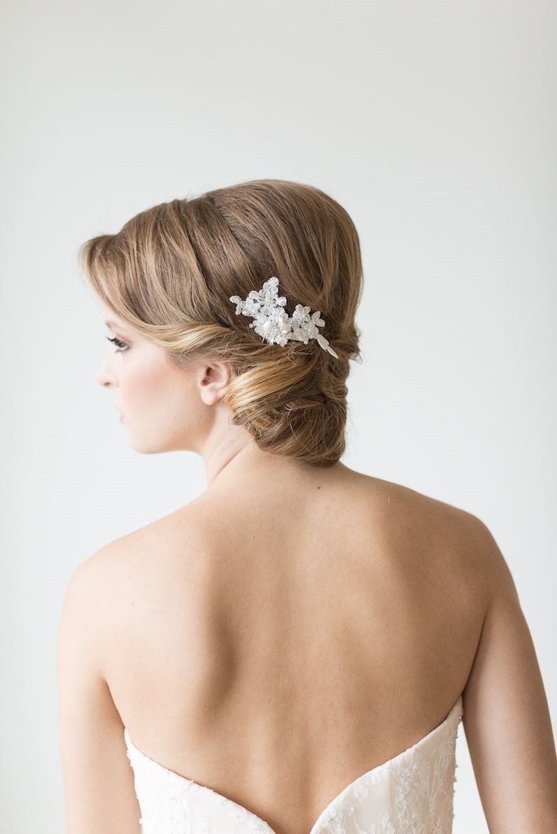 Small Lace Bridal Hair Comb, Floral Bridal Hair Pin, Wedding Hair Accessory, Lace Bridal Comb, Wedding Hair Comb image 3